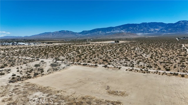 Detail Gallery Image 4 of 8 For 731 Sunset Rd, Lucerne Valley,  CA 92356 - – Beds | – Baths