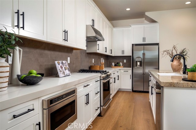 Detail Gallery Image 8 of 22 For 18016 Roch Ct, Fountain Valley,  CA 92708 - 3 Beds | 2/1 Baths