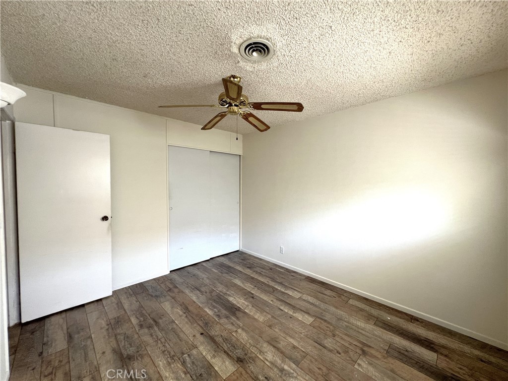 https://media.crmls.org/medias/2a2aeb8a-3a89-4900-8882-a3a039ef0be4.jpg?preset=X-Large
