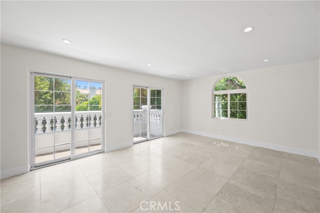 3856 Vista Linda Drive, Encino CA: https://media.crmls.org/medias/2a2b0192-91f9-47ce-b5e6-784206e51360.jpg