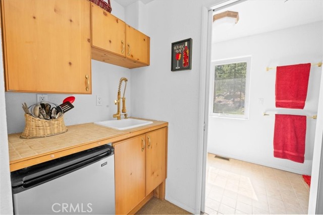 38512 North Shore Drive, Fawnskin CA: https://media.crmls.org/medias/2a2c1305-2ab9-4524-a529-db5979113299.jpg