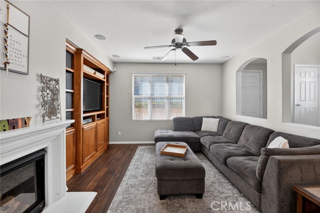 Detail Gallery Image 10 of 46 For 35715 Plume Ln, Murrieta,  CA 92562 - 3 Beds | 2/1 Baths
