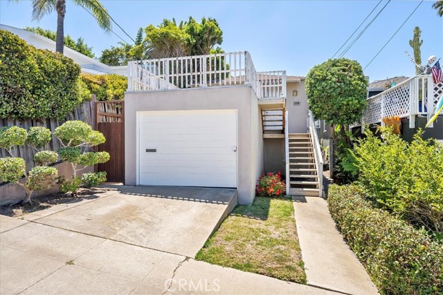 646 Longfellow Avenue, Hermosa Beach, California 90254, 3 Bedrooms Bedrooms, ,1 BathroomBathrooms,Residential,Sold,Longfellow,SB22176119