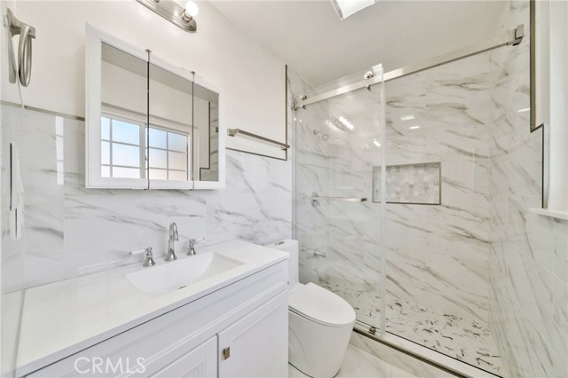 17121 Granada Lane, Huntington Beach CA: https://media.crmls.org/medias/2a2ca83c-fd34-4acd-82eb-dfde718f6166.jpg