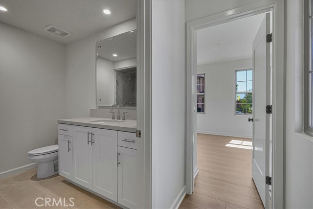 228 Birdseye, Irvine CA: https://media.crmls.org/medias/2a2cbd2e-c77b-4136-939b-d764899ed209.jpg