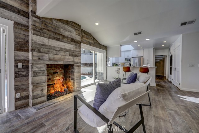 Detail Gallery Image 7 of 51 For 11771 Laurelwood, Studio City,  CA 91604 - 4 Beds | 3 Baths