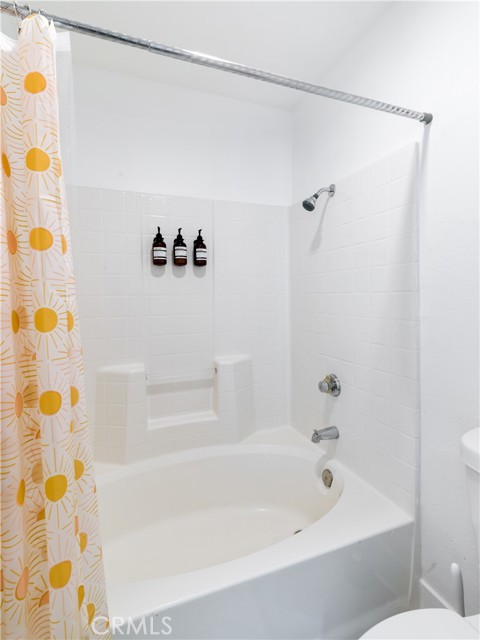 65800 Avenida Ladera, Desert Hot Springs CA: https://media.crmls.org/medias/2a2d8c56-684a-497a-97c6-d66c0ce6a499.jpg