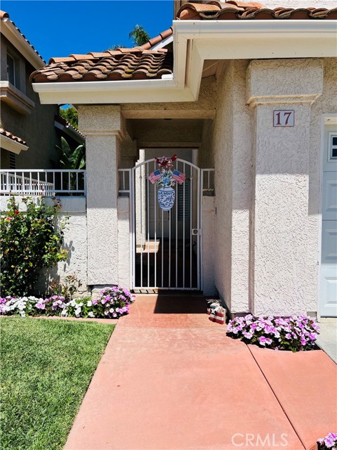 17 Albergar, San Clemente CA: https://media.crmls.org/medias/2a2e69a0-8ecc-4427-8812-7f8025c6fbb3.jpg