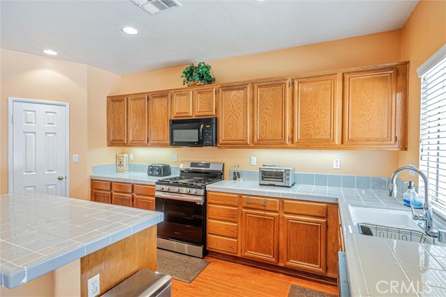 3116 Kilt, Lancaster CA: https://media.crmls.org/medias/2a2f2427-902e-44d9-b841-c9a88d92731e.jpg