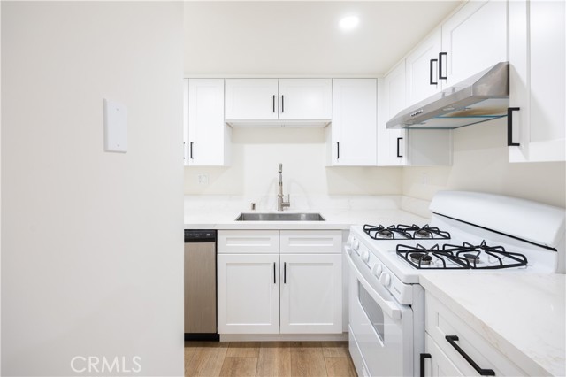 Detail Gallery Image 4 of 15 For 1132 Elm Ave #108,  Glendale,  CA 91201 - 1 Beds | 1/1 Baths