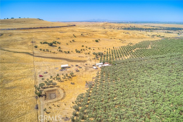 16 Rocky Drive, Oroville CA: https://media.crmls.org/medias/2a307c85-a4aa-4f7e-998e-024ac30f0eda.jpg