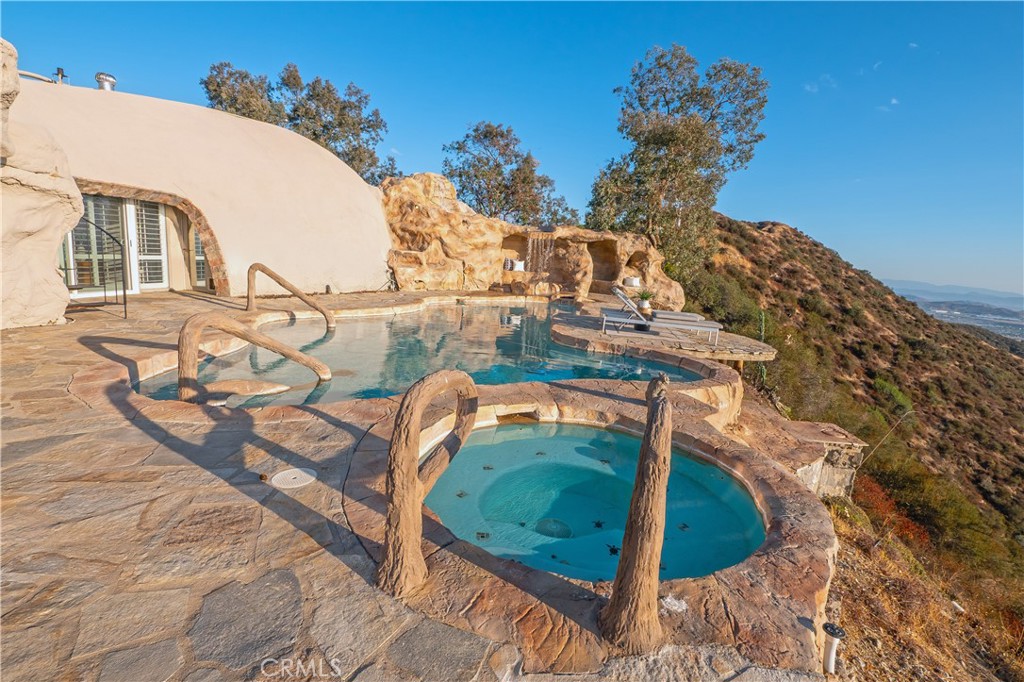 MLS #IV25158712 image #10