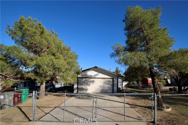 Detail Gallery Image 5 of 9 For 7775 Hopi, Yucca Valley,  CA 92284 - 2 Beds | 1 Baths