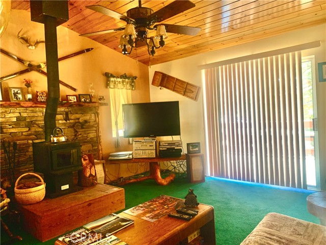 540 Yukon Road, Green Valley Lake CA: https://media.crmls.org/medias/2a309c44-f068-4028-be50-9cab96e162fa.jpg