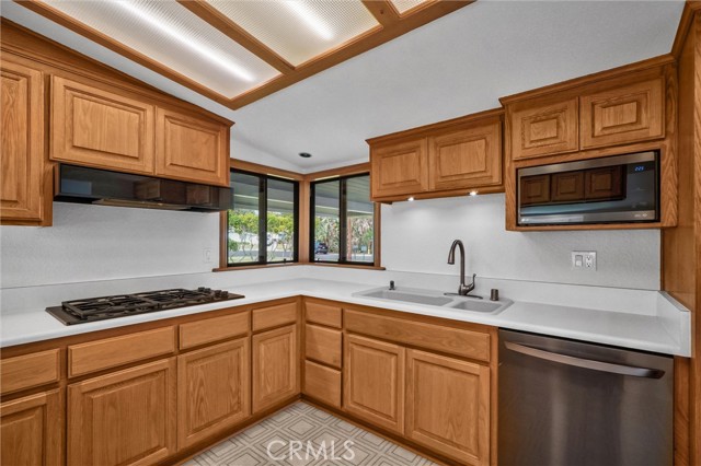 14141 Clarissa Lane, North Tustin CA: https://media.crmls.org/medias/2a3109a5-cba4-4194-b8c2-3391cfb2537b.jpg