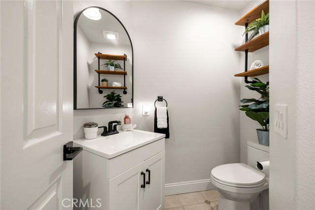68 Radiance Lane, Rancho Santa Margarita CA: https://media.crmls.org/medias/2a317f9f-d80d-41ac-9cfc-dfe850069708.jpg
