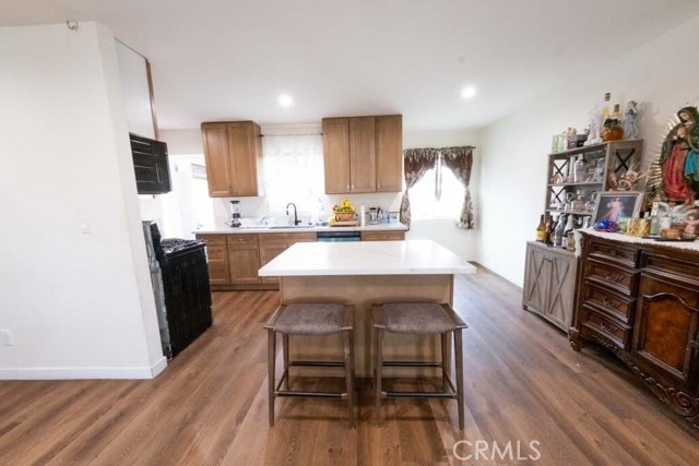 Detail Gallery Image 18 of 47 For 15719 Romar St, North Hills,  CA 91343 - 3 Beds | 2 Baths