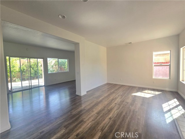 718 Laxford Road, San Jacinto CA: https://media.crmls.org/medias/2a3295e6-aeed-47aa-8855-aa43be629a89.jpg