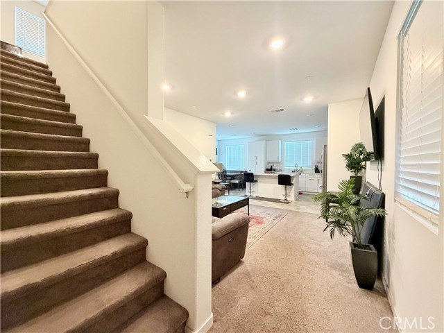 16584 Poppy Seed Ln, Fontana CA: https://media.crmls.org/medias/2a32e234-4e5b-402e-bb5e-800901c962e2.jpg