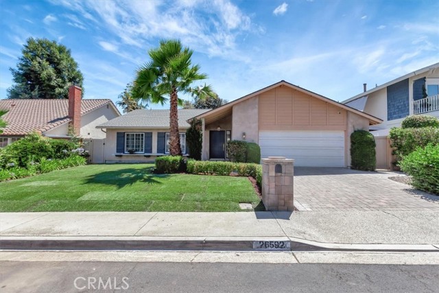 26592 Cortina Drive, Mission Viejo CA: https://media.crmls.org/medias/2a32faba-344e-4843-a219-739d68fee99e.jpg