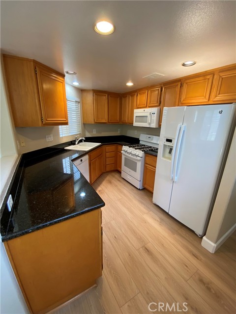 Detail Gallery Image 7 of 19 For 54 Bloomfield, Rancho Santa Margarita,  CA 92688 - 3 Beds | 2/1 Baths