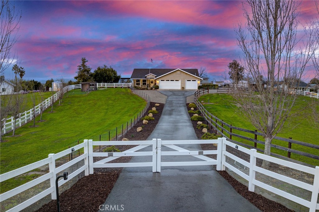 5095 White Tail Place