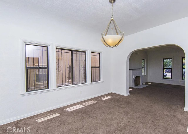Detail Gallery Image 6 of 20 For 1082 S Redondo Bld, Los Angeles,  CA 90019 - 3 Beds | 2 Baths