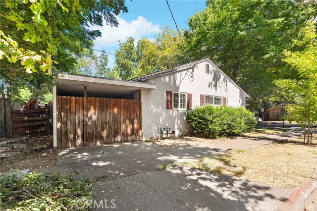 752 E 6th Street, Chico CA: https://media.crmls.org/medias/2a33a0c8-7cca-42ef-a605-a9cd19a92435.jpg
