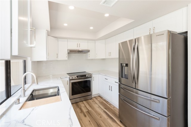 Detail Gallery Image 7 of 26 For 1485 W Cerritos Ave #8,  Anaheim,  CA 92802 - 3 Beds | 2/1 Baths