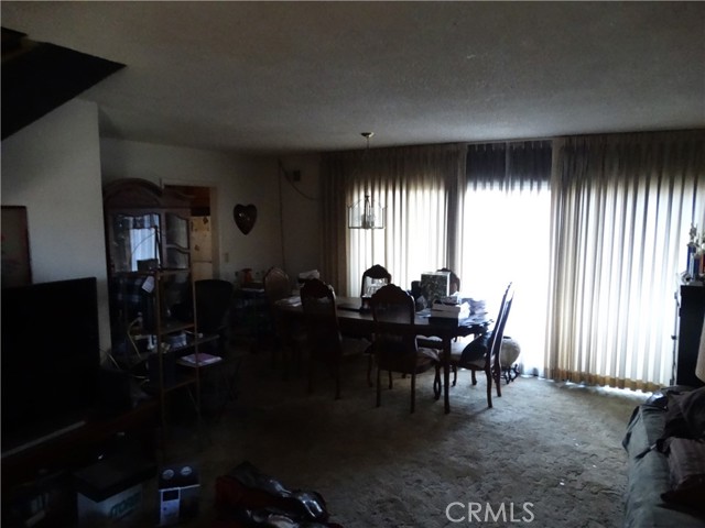 Detail Gallery Image 9 of 14 For 165 S Connie Cir, Anaheim,  CA 92806 - 4 Beds | 2/1 Baths