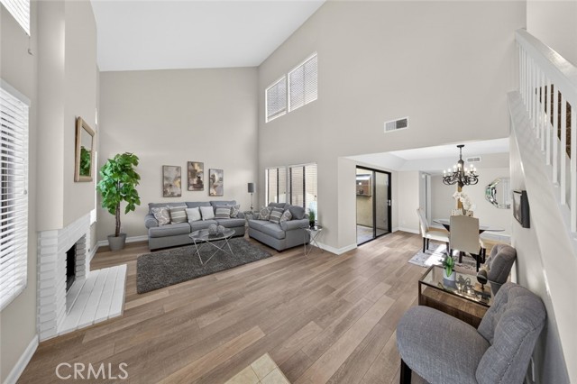 Front Image Thumbnail for CRPW25233830