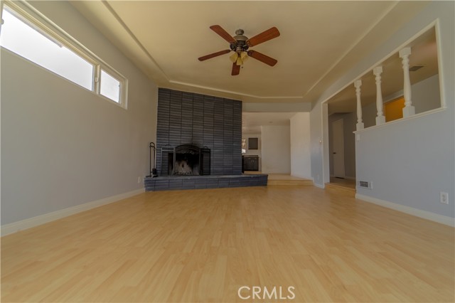 Livingroom w/Fireplace