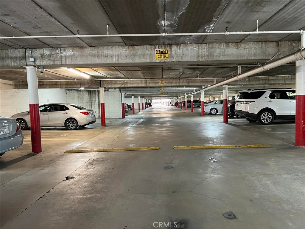 https://media.crmls.org/medias/2a354bb1-e663-46d6-98c8-b9223f1f0679.jpg?preset=X-Large