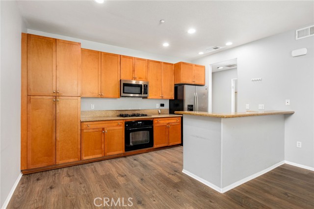 Detail Gallery Image 11 of 45 For 30505 Canyon Hills, Lake Elsinore,  CA 92532 - 2 Beds | 2/1 Baths