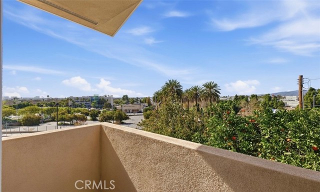 Detail Gallery Image 27 of 40 For 12317 Navy Street, Los Angeles,  CA 90066 - 3 Beds | 3 Baths