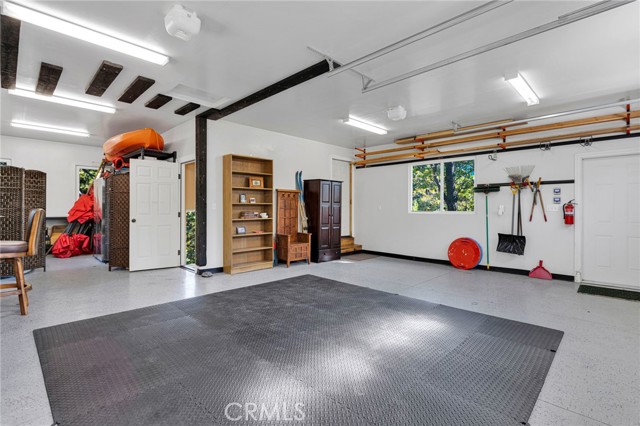 915 Trinity, Lake Arrowhead, CA 92352