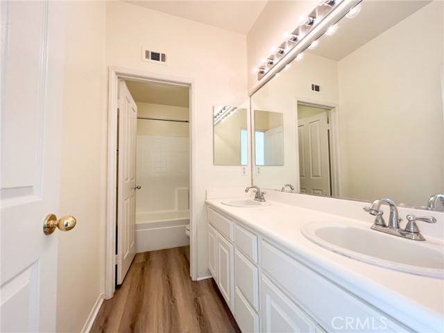 Detail Gallery Image 14 of 20 For 10 Westgate, Irvine,  CA 92620 - 4 Beds | 2/1 Baths