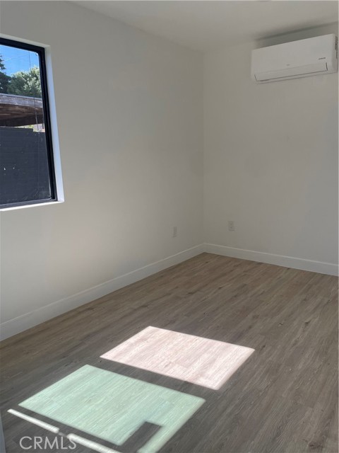 Detail Gallery Image 4 of 9 For 2230 73 St, Los Angeles,  CA 90047 - 2 Beds | 1 Baths