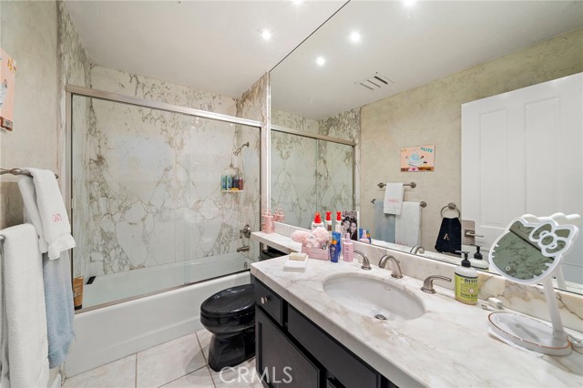 Detail Gallery Image 17 of 47 For 3 Sea Cove, Newport Beach,  CA 92660 - 2 Beds | 2 Baths