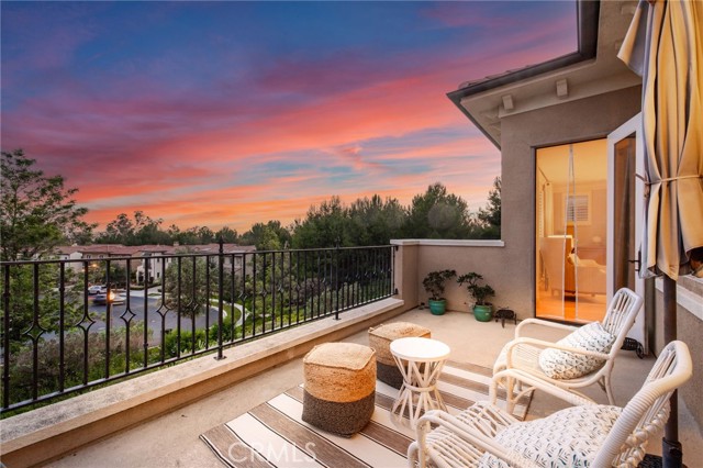 106 Long Fence, Irvine CA: https://media.crmls.org/medias/2a38644f-1962-46cd-a133-cb3f42cf1e3c.jpg