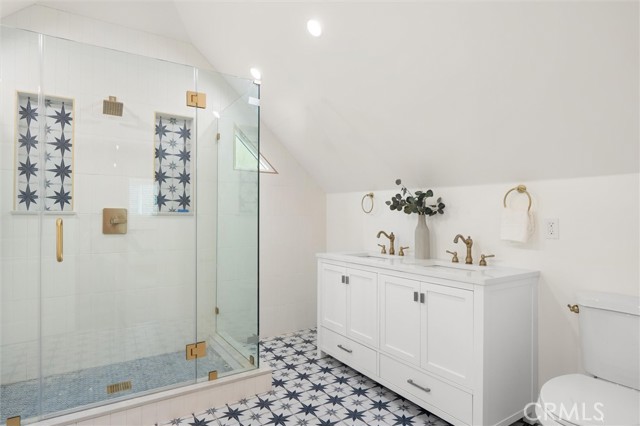 Detail Gallery Image 12 of 46 For 5850 Burwood Ave, Los Angeles,  CA 90042 - 3 Beds | 2 Baths