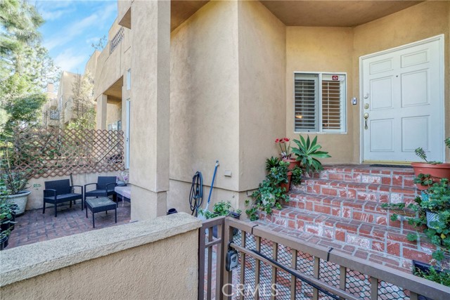 18730 Hatteras Street, Tarzana CA: https://media.crmls.org/medias/2a38bf7f-82fe-4868-b2e3-7b87d706f16d.jpg