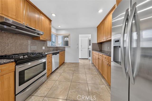 11407 Delano photo 16