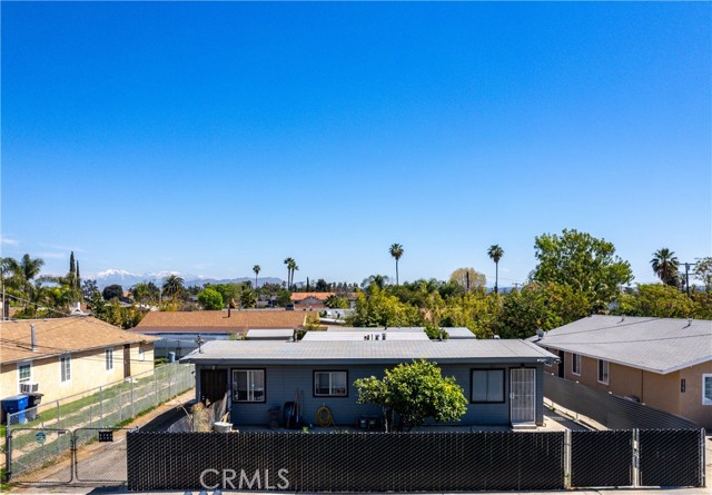 5787 Warren Street, Riverside CA: https://media.crmls.org/medias/2a39036e-05f0-4f77-bf1d-e903691222ec.jpg