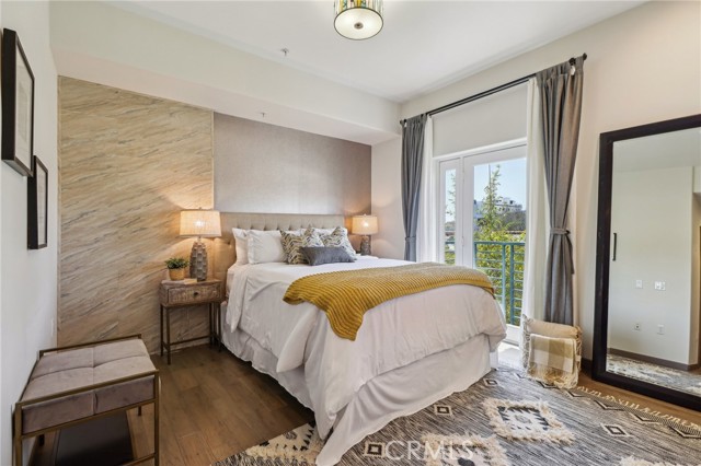 903 S New Hampshire Avenue, Los Angeles CA: https://media.crmls.org/medias/2a3964e8-7691-4e08-9fe9-c7c4d4fcc48c.jpg