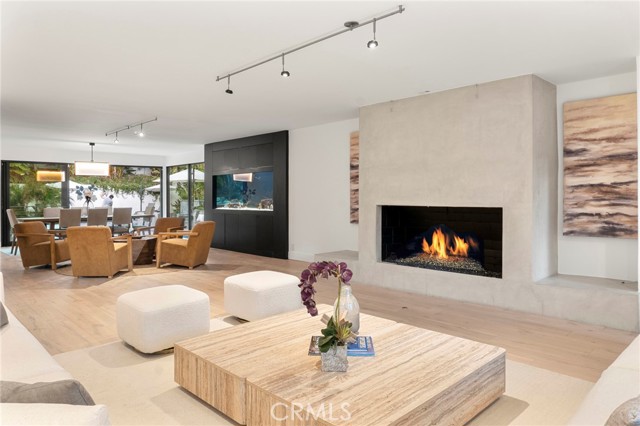 5265 Del Moreno Drive, Woodland Hills CA: https://media.crmls.org/medias/2a39c375-49ae-4ef0-916f-7eaf26796b9f.jpg
