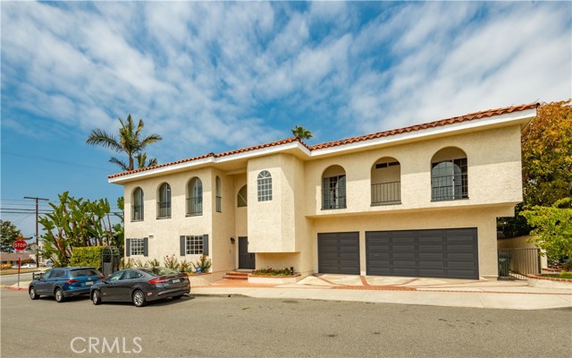 1119 9TH Street, Hermosa Beach, California 90254, 5 Bedrooms Bedrooms, ,3 BathroomsBathrooms,Residential,Sold,9TH,SB21081847