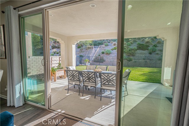 Detail Gallery Image 8 of 59 For 18642 Cedar Crest Dr, Canyon Country,  CA 91387 - 4 Beds | 3 Baths