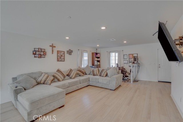 1963 Old Steel Way, Hemet CA: https://media.crmls.org/medias/2a3ad62b-9193-4c9e-96e2-e6677de0f5d8.jpg