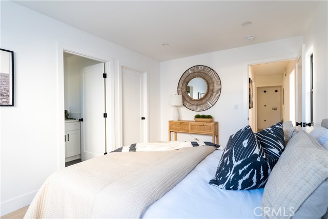 Detail Gallery Image 30 of 35 For 1719 Landis, Burbank,  CA 91504 - 6 Beds | 4 Baths